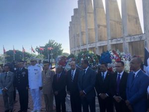 Entre ceremonias y reclamos celebran el 174 aniversario de la Constitución