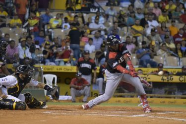 Dominicano Franmil Reyes se consolida líder jonrones Japón