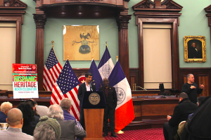 Concejo Municipal reconoce a tres líderes hispanos