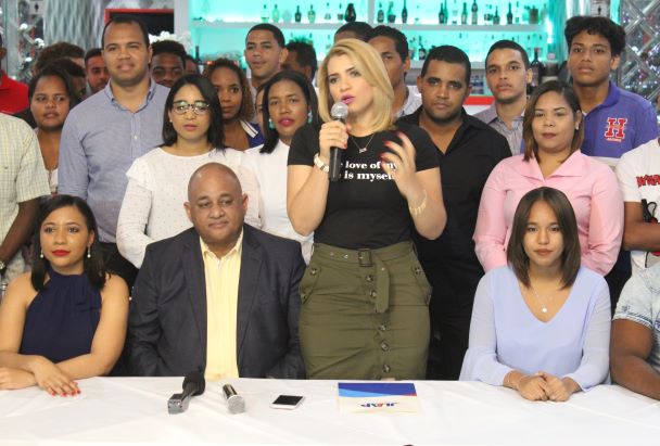 Gobierno de Abinader llevaría artes a las escuelas; anuncian concurso “Mi Talento por el Cambio imagen