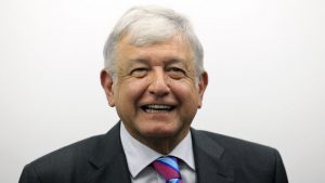 MEXICO: López Obrador cumple 65 años a días de alcanzar la Presidencia