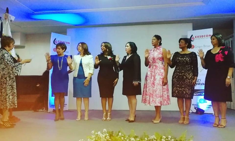 Mujeres Empresarias juramenta nueva directiva 2018-2020 imagen
