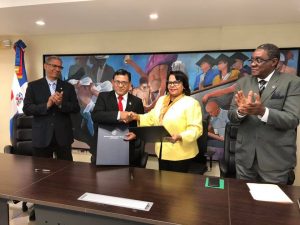UASD y universidad peruana acuerdan cooperación