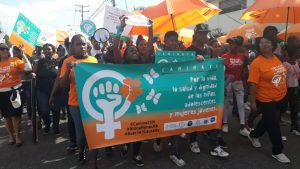 Miles de dominicanas marchan en contra de la violencia intrafamiliar Miles de dominicanas marchan en contra de la violencia intrafamiliar