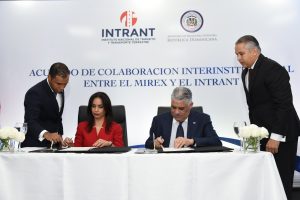 Saluda acuerdo permitirá renovar licencia en consulados de la R. Dom. Saluda acuerdo permitirá renovar licencia en consulados de la R. Dom.