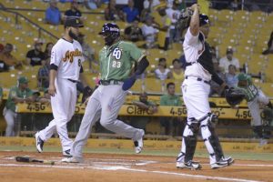 Aguilas ganan dramático partido a Estrellas; Toros y Gigantes triunfan