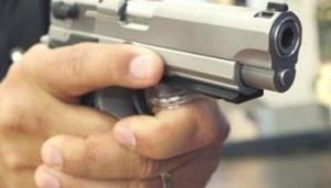 Delincuentes asaltan bodega, balean hombre y se llevan US$2,000