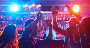 Desde el primero diciembre no habrá restricción horarios en bares y otros Desde el primero diciembre no habrá restricción horarios en bares y otros