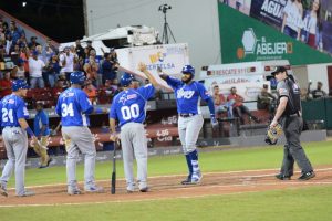 Estrellas firmes en primero; Licey y Toros obtienen triunfos