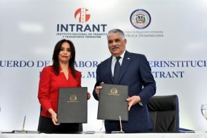 Dominicanos en el exterior podrán renovar licencia en consulados Dominicanos en el exterior podrán renovar licencia en consulados