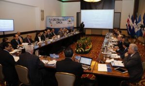 Valdez Albizu expone retos de los bancos centrales de Centromérica Valdez Albizu expone retos de los bancos centrales de Centromérica