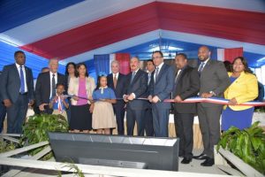 El presidente Danilo Medina inaugura escuela de veintiséis aulas en Villa Mella