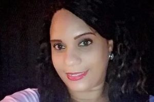 HAINA: Hombre mata machetazos a una mujer en presencia de sus hijos HAINA: Hombre mata machetazos a una mujer en presencia de sus hijos