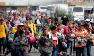 EEUU: Migrantes de caravana podrían esperar dos meses para ser atendidos