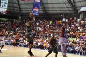 Parque Hostos y La Matica ganan en basket de La Vega