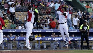 Leones derrotan a las Aguilas; Licey vence a las Estrellas