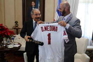 Presidente recibe al beisbolista dominicano Albert Pujols