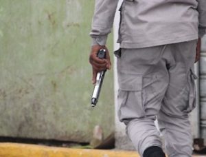 SANTIAGO: PN mata hombre que se dice tenía a tres personas secuestradas