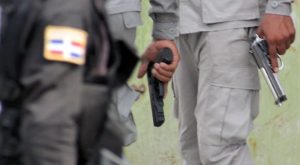 SANTIAGO: PN mata uno e hiere otro habrÃan atracado mensajero de banca SANTIAGO: PN mata uno e hiere otro habrÃan atracado mensajero de banca