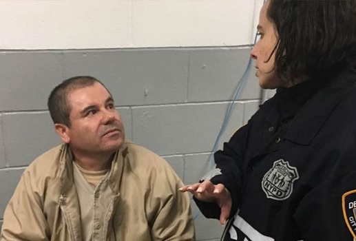 Candidato a jurado pide autógrafo a «El Chapo» imagen