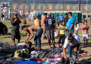 Estados Unidos, tan lejos y tan cerca para migrantes aguardan en Tijuana