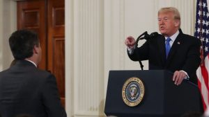 CNN demandó a Trump por expulsión de su corresponsal en la Casa Blanca
