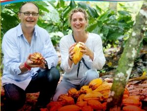 HATO MAYOR: Ponen a circular revista Atacando