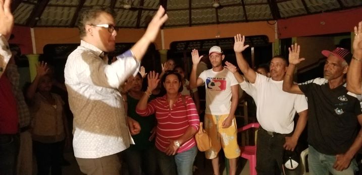 Renuncian del PLD y del PRM para apoyar a Carlos Peña imagen