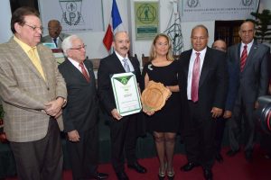 Instituto Dermatológico gana Premio Nacional de Ciencias