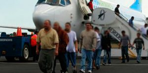 EE.UU. deportó este martes a 60 dominicanos; suman 1,814 este año