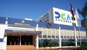 Aduanas dice rompió récord de recaudaciones durante el año pasado