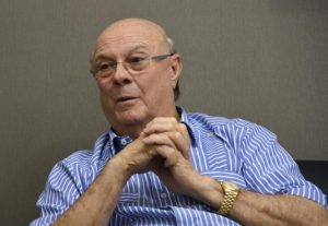 A Hipólito le preocupa la «nefasta posibilidad» del no voto en exterior