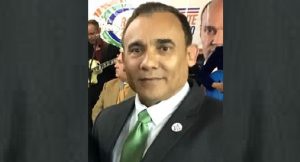 Dirigente dice dominicanos deben  despertar «antes que sea tarde»