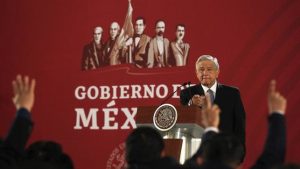 MEXICO: Presidente regresa 29 % sueldo para cumplir promesa de austeridad MEXICO: Presidente regresa 29 % sueldo para cumplir promesa de austeridad