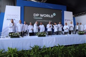 Danilo Medina da inicio a trabajos de ampliación puerto DP World Caucedo Danilo Medina da inicio a trabajos de ampliación puerto DP World Caucedo