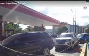 Venezuela: Largas filas para surtir gasolina ante escasez