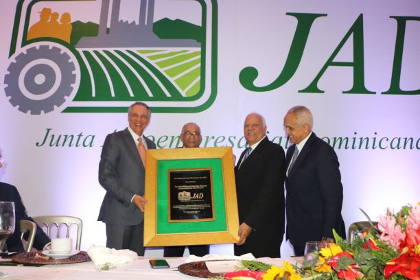 Escogen a Wilfredo Bautista García como Agroempresario del Año 2018 imagen