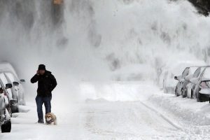 Tormenta de nieve azota el sureste EE.UU; cancelan cientos de vuelos