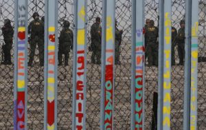 EE.UU.: Trump anuncia el Ejército «construirá» el muro con México