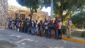 Detienen en la zona fronteriza a 3,767 haitianos indocumentados