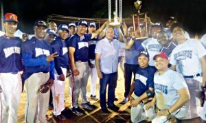 Base Naval se corona campeón softbol para oficiales Armada