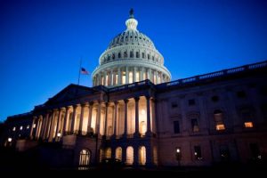 El cierre de Gobierno en EE.UU. se prolongará al menos hasta el jueves