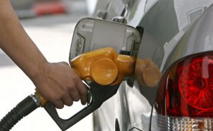 Rebajan precios de combustibles por onceava semana consecutiva