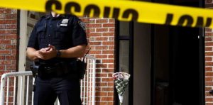 Hombre prende a su novia en llamas en una cafetería