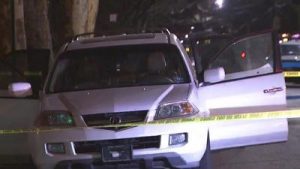 Hallan sanos y salvos 3 niños estaban en carro robado el viernes en Brooklyn