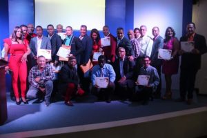 Entregan certificados y carnet a propietarios de emisoras digitales