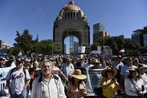 MEXICO: Unas 2.000 personas se manifiestan contra López Obrador MEXICO: Unas 2.000 personas se manifiestan contra López Obrador