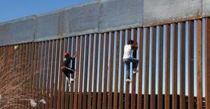 Trump insiste demócratas autoricen más fondos para el muro con México