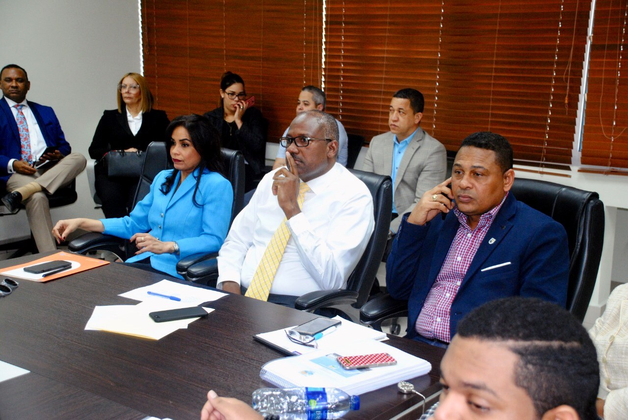 Intrant y MOPC explican a regidores de SDE alcance de terminal de autobuses imagen