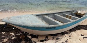 P.RICO: Detienen 2 de 14 dominicanos llegaron en yola a costa de Cabo Rojo
